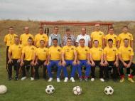 15 antrenori noi de fotbal in Vrancea, Dan Dumitru si membrii comisiei de examinare, Mihai Ciobanu si Teodor Stet...